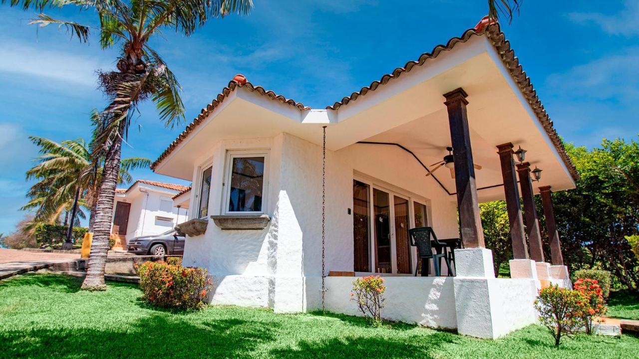 Las Veraneras Villas & Resort Акахутла Экстерьер фото