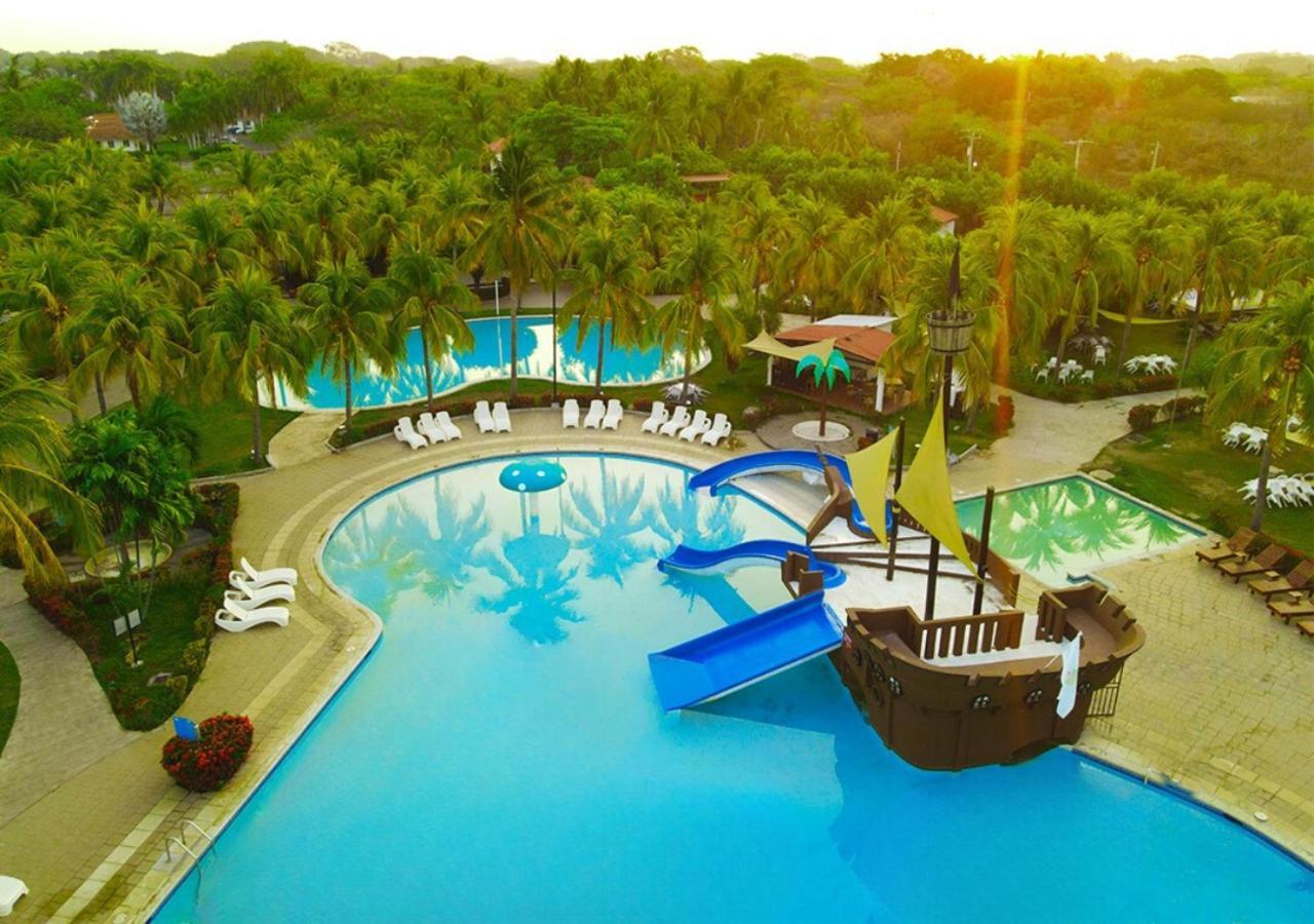 Las Veraneras Villas & Resort Акахутла Экстерьер фото