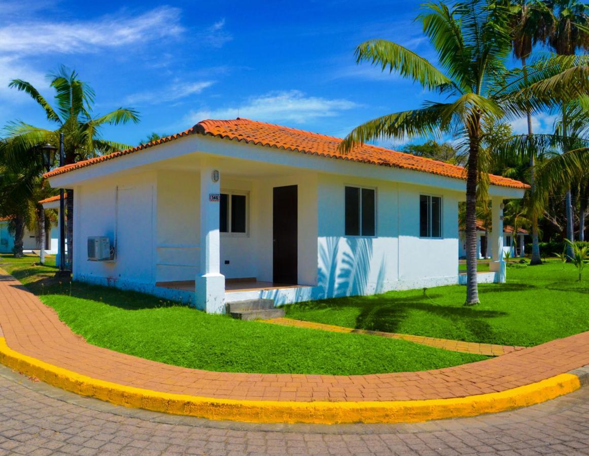 Las Veraneras Villas & Resort Акахутла Экстерьер фото